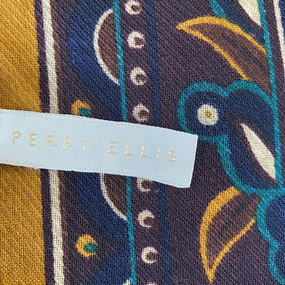 Vintage Perry Ellis scarf - Picture 7 of 8